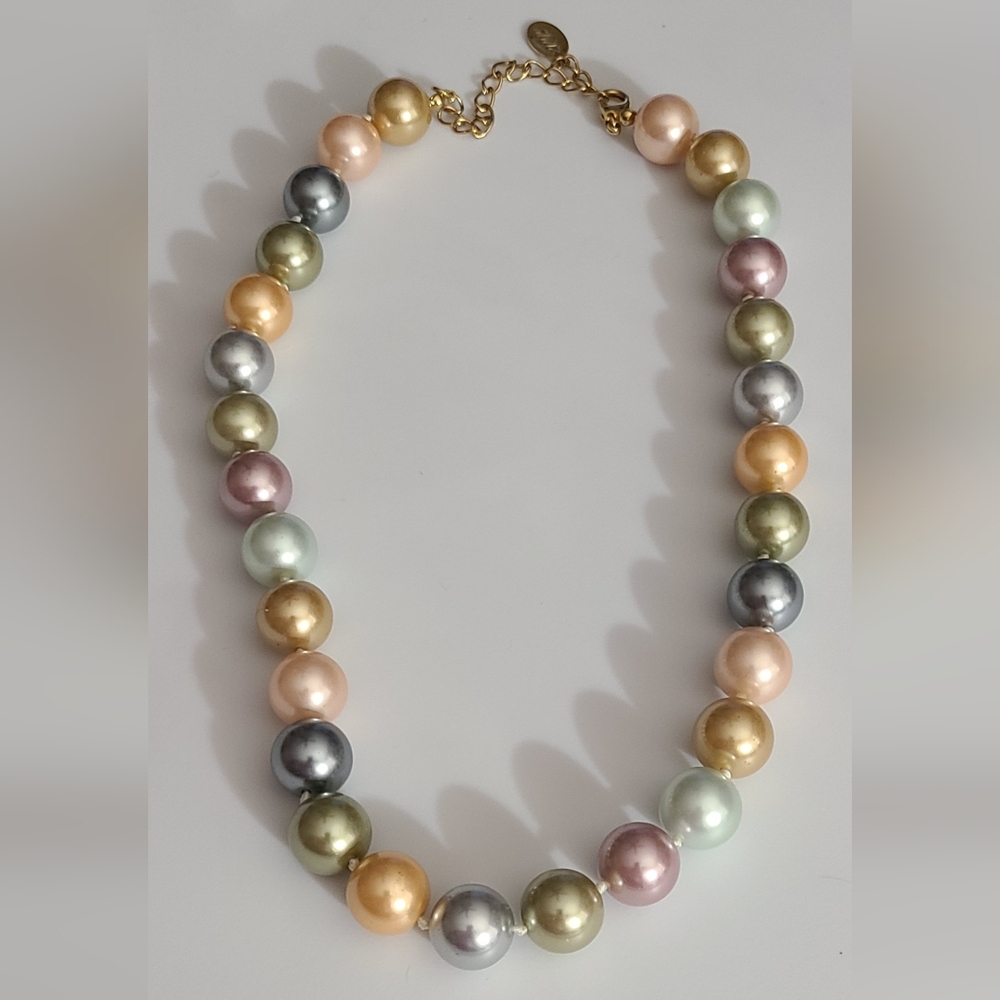 KJL Kenneth Jay Lane pastel pearl necklace 2009 euc 18-22" pearls vtg wedding